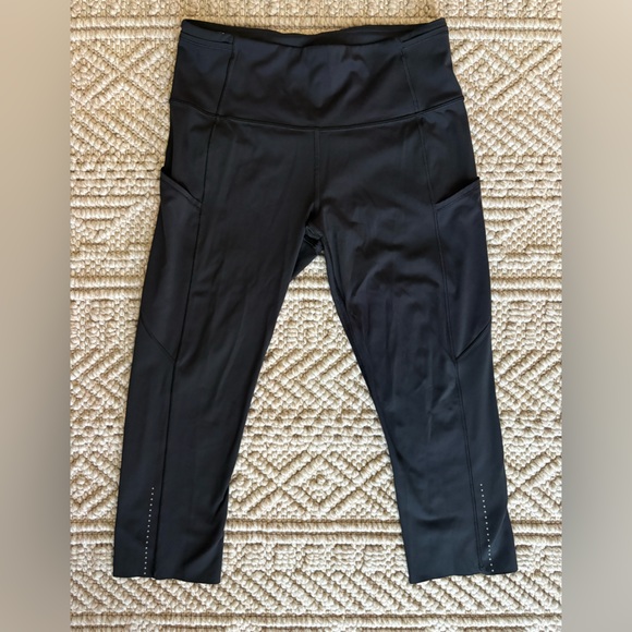 lululemon athletica Pants - Lululemon Black Cropped Leggings Size 8